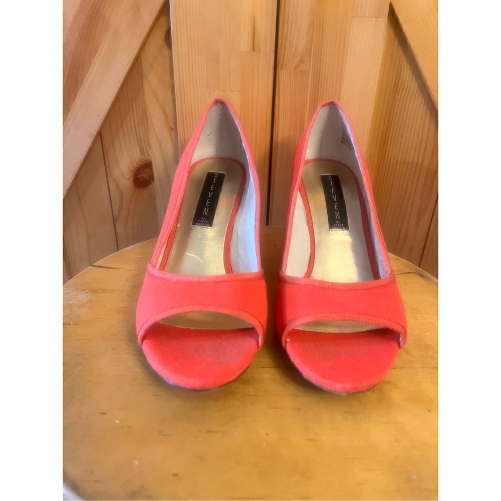 STEVEN by Steve Madden Women's Modern Wedge Pump 8M coral
